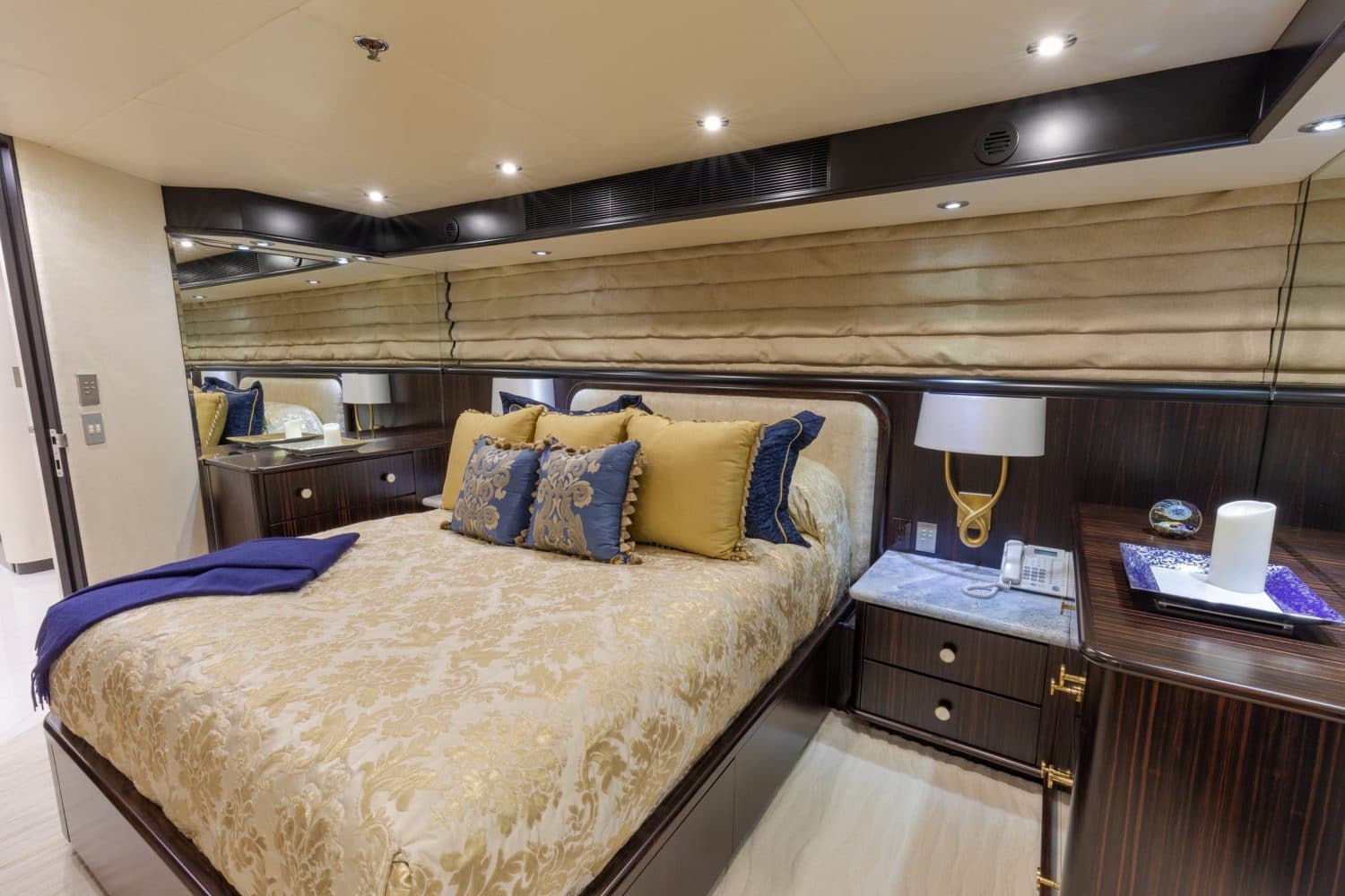 142' Christensen Lady Bee Guest Stateroom