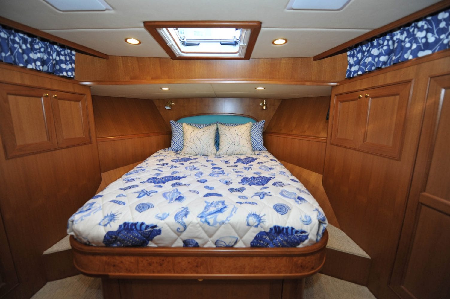 66' Offshore Southern Comfort Vip Stateroom
