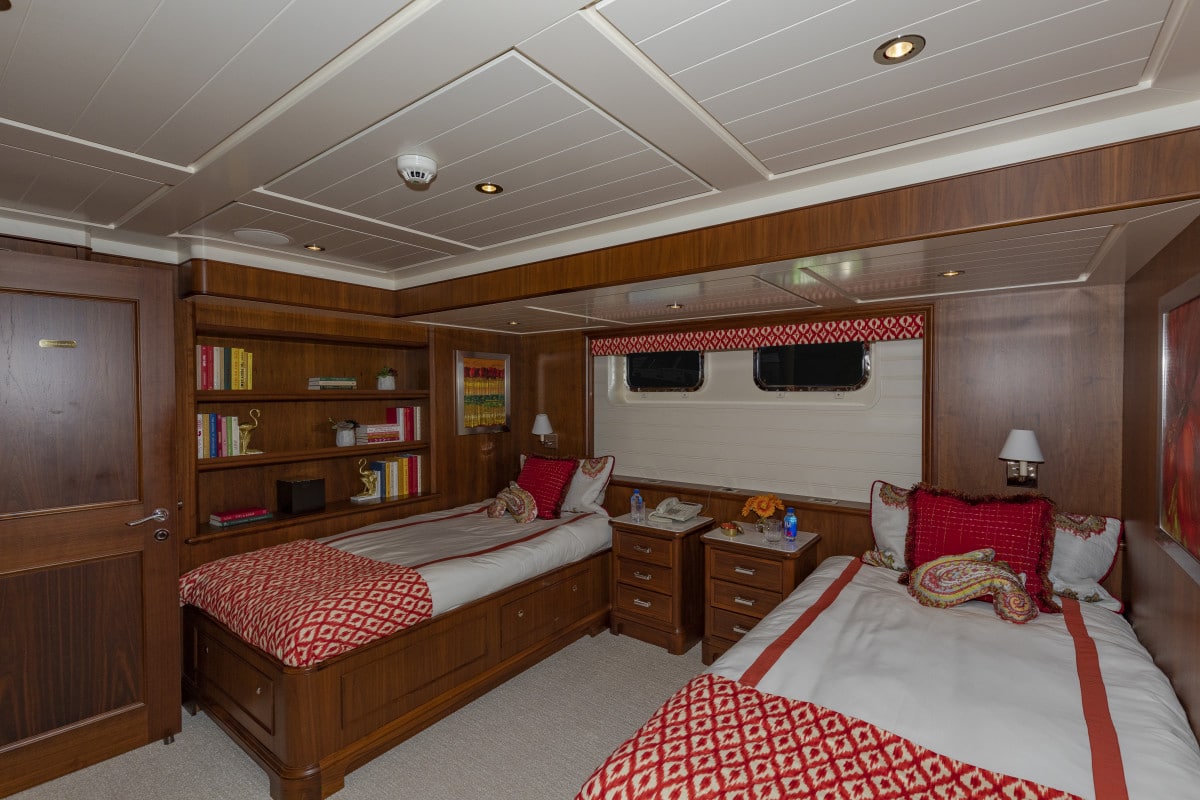 150′ Hakvoort Motoryacht Cracker Bay Guest Stateroom 4