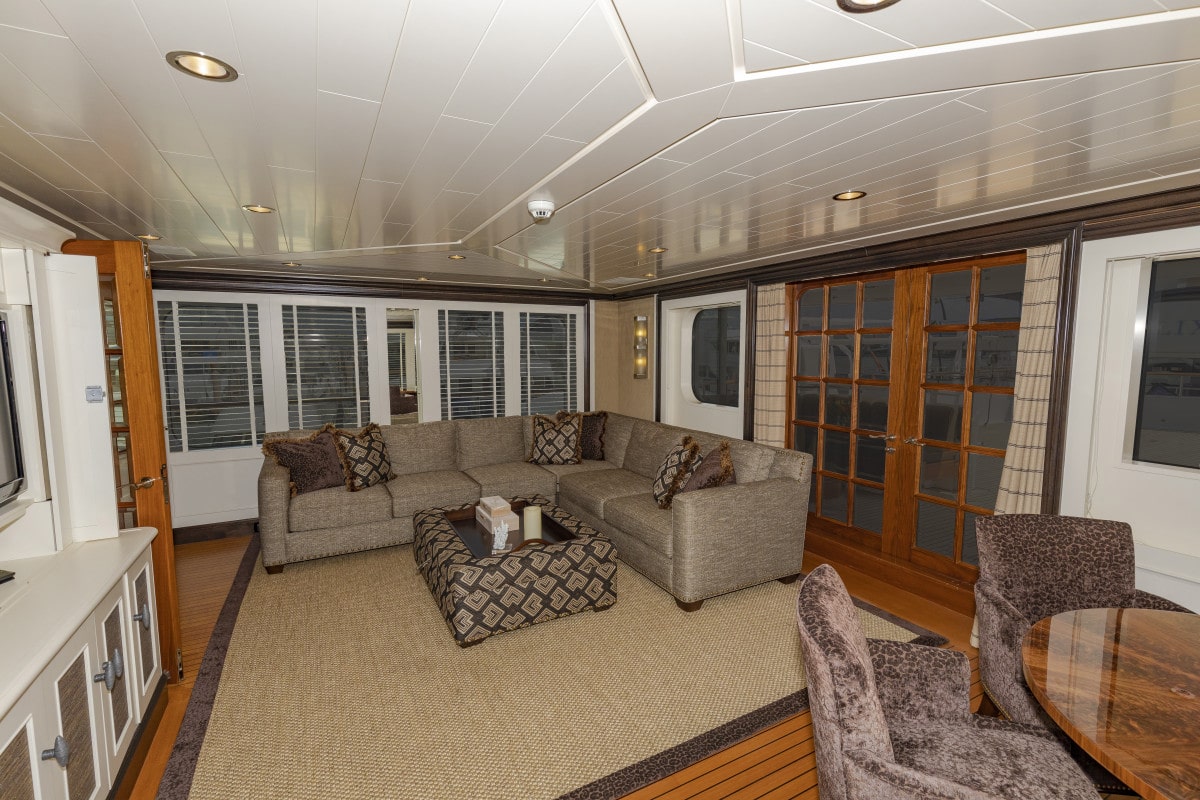 150′ Hakvoort Motoryacht Cracker Bay Sky Lounge