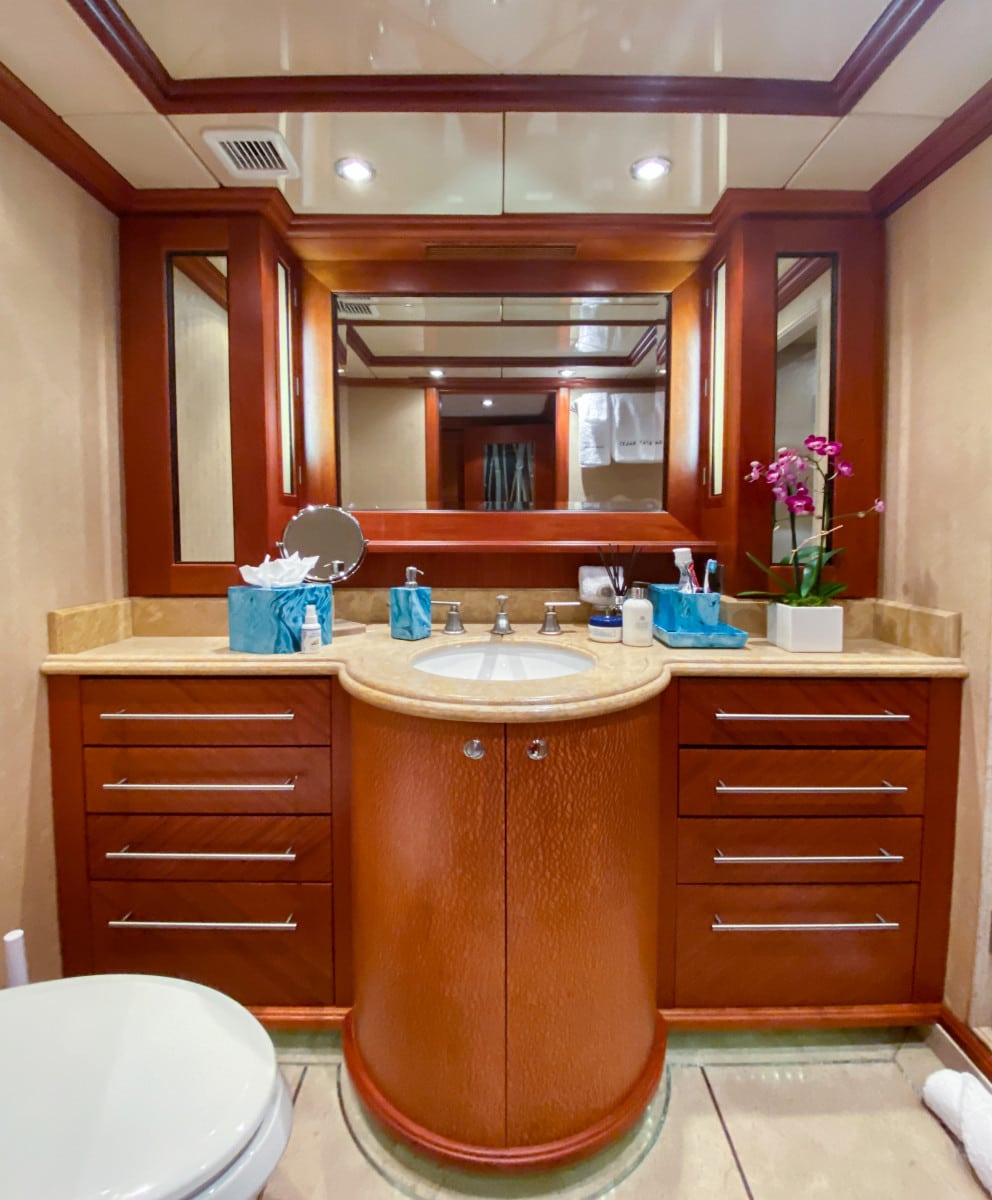 161′ Trinity Yacht Stay Salty Guest Staterooms