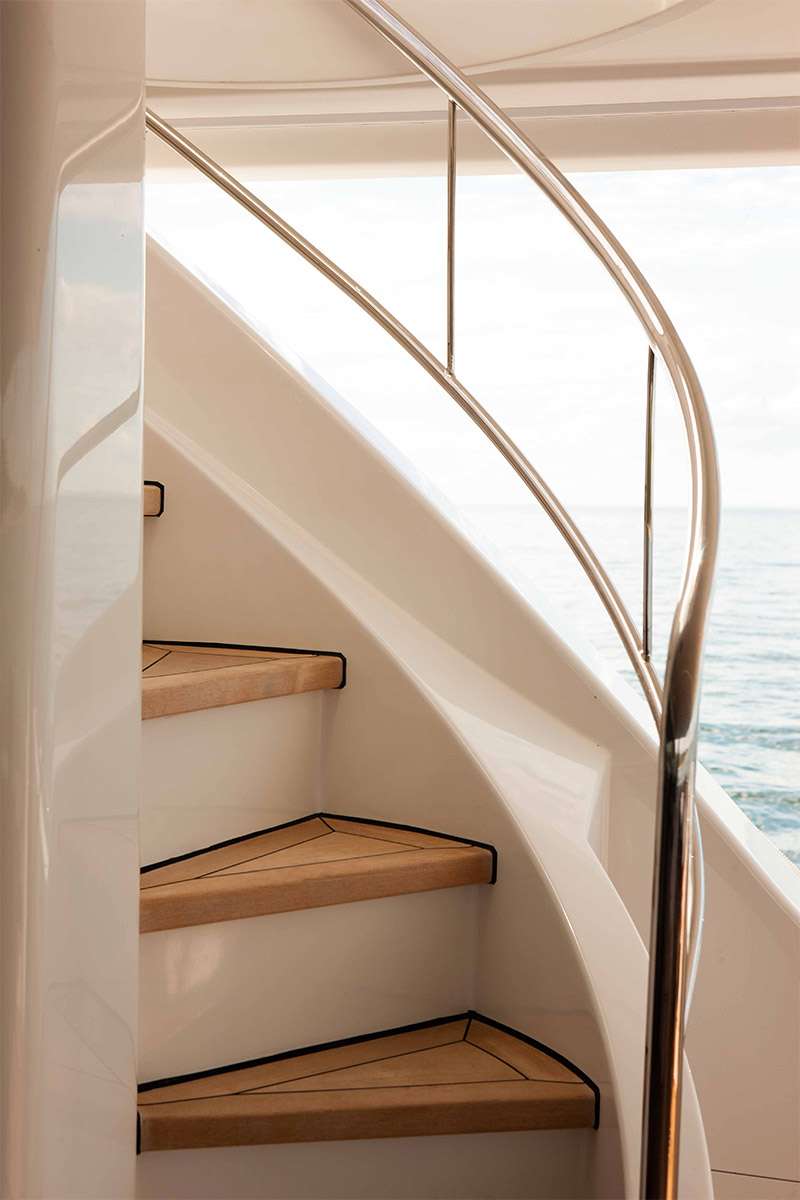 112′ Westport Yacht Montrachet Details