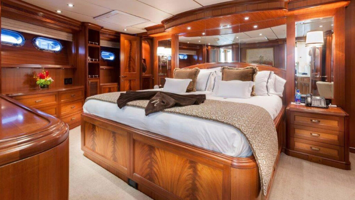 Sleep, Luxurious Sleep The important world of luxury bedding and bed linens 86 Nordhavn VivieRae
