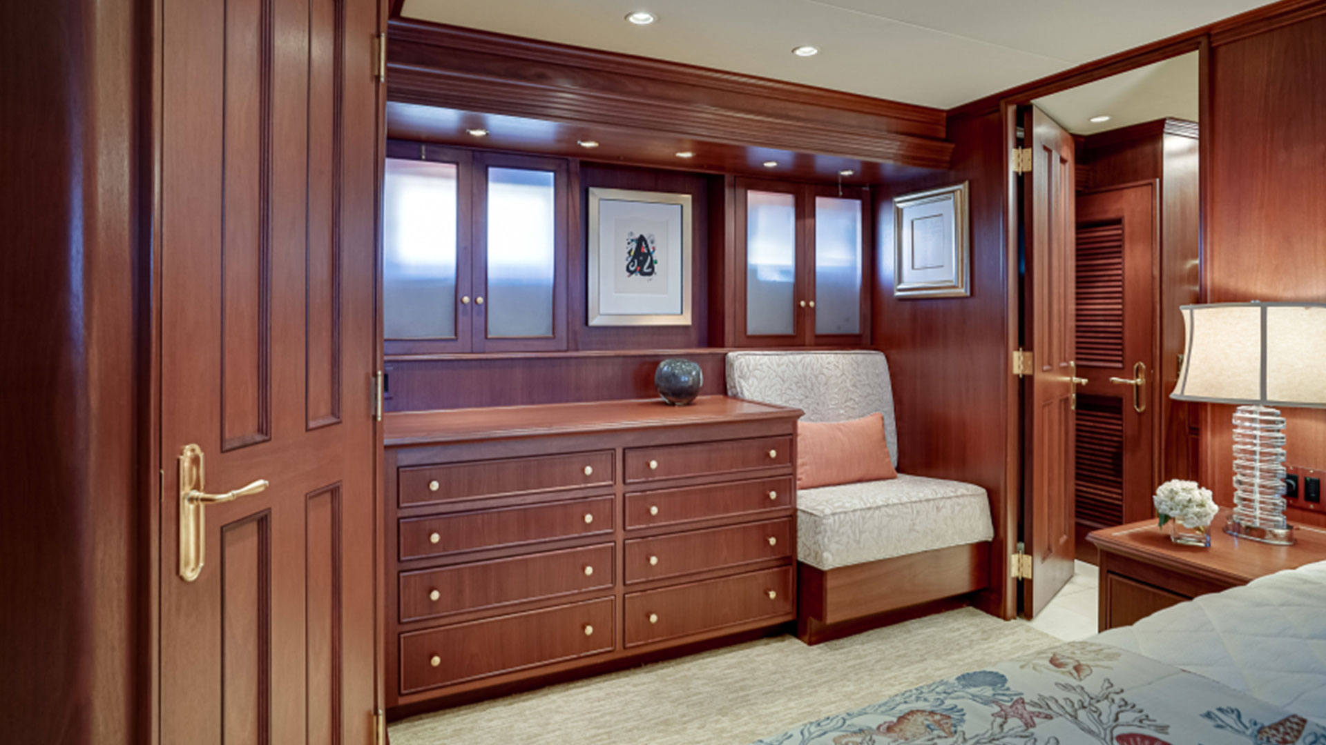 85' Burger Checkers Master Stateroom Before