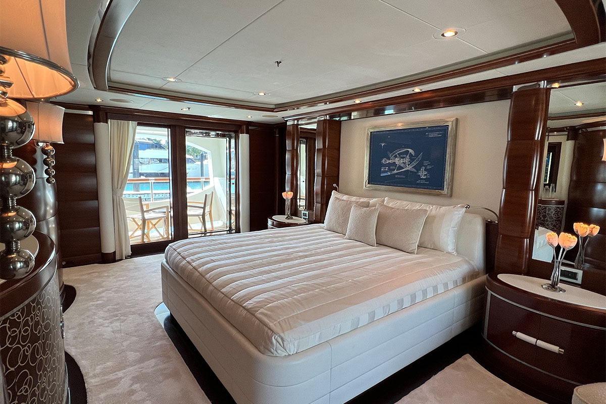 Lady B Master Stateroom Before