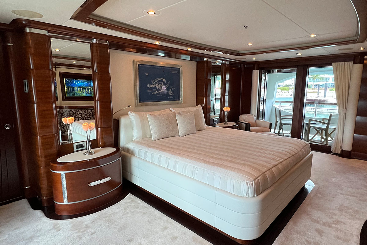 Lady B Master Stateroom Before