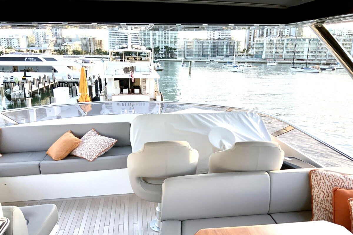 Sunseeker 86 Yacht 52