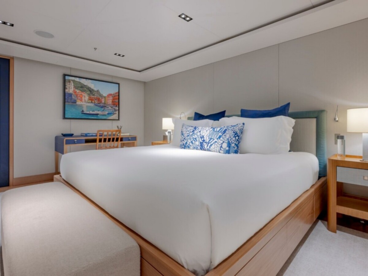 73M Admiral Blue Stateroom after