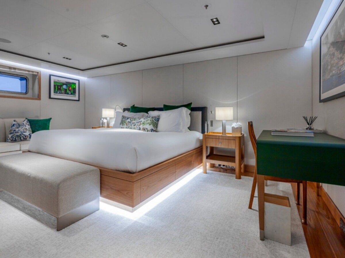73M Admiral Green Stateroom after