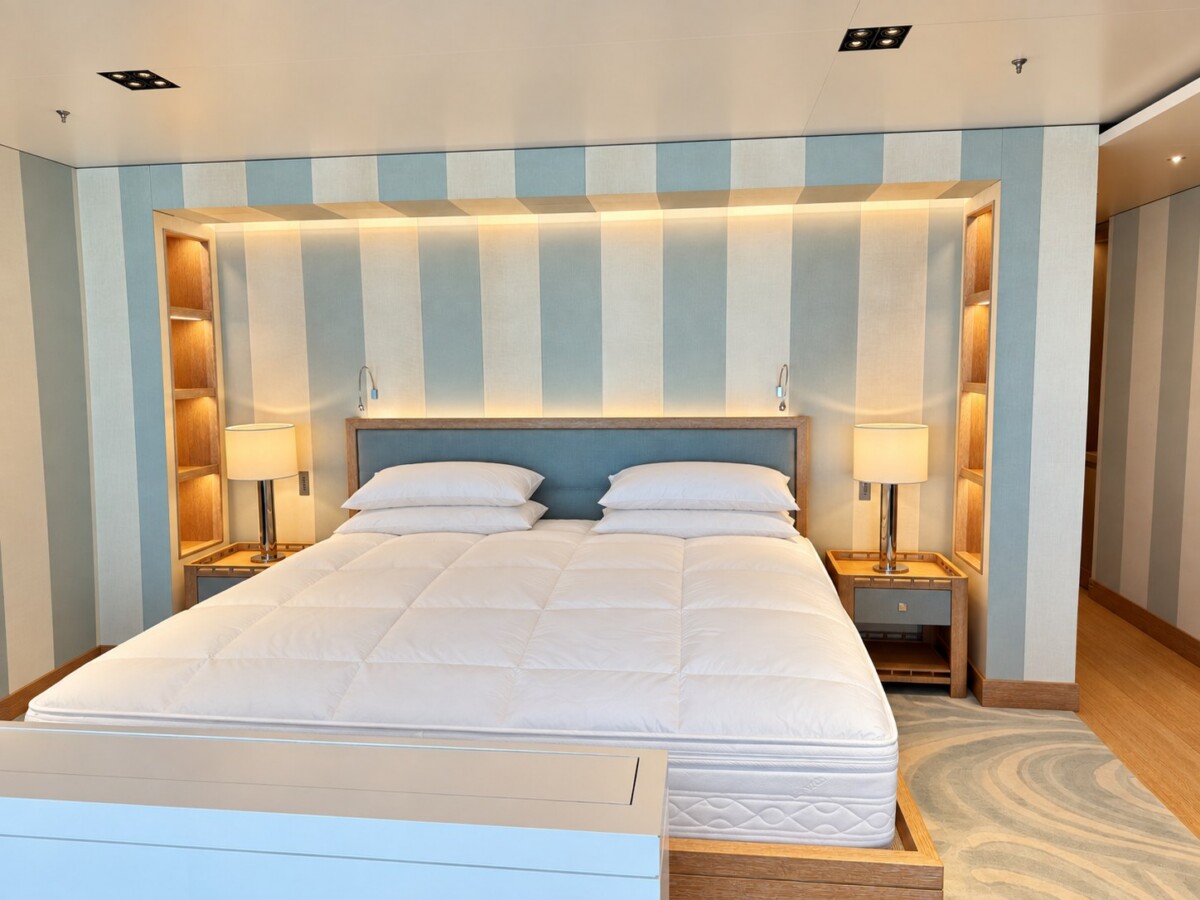 73M Admiral VIP Stateroom before