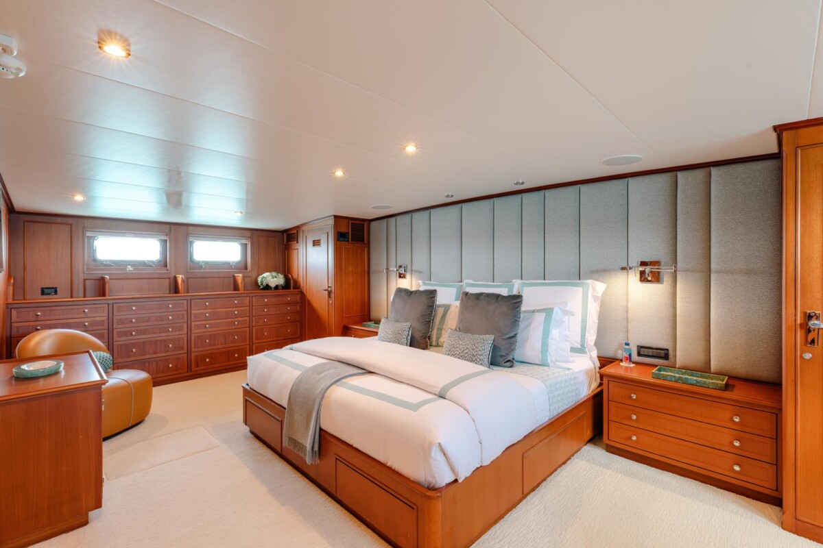 FEADSHIP CALYPSO VIP