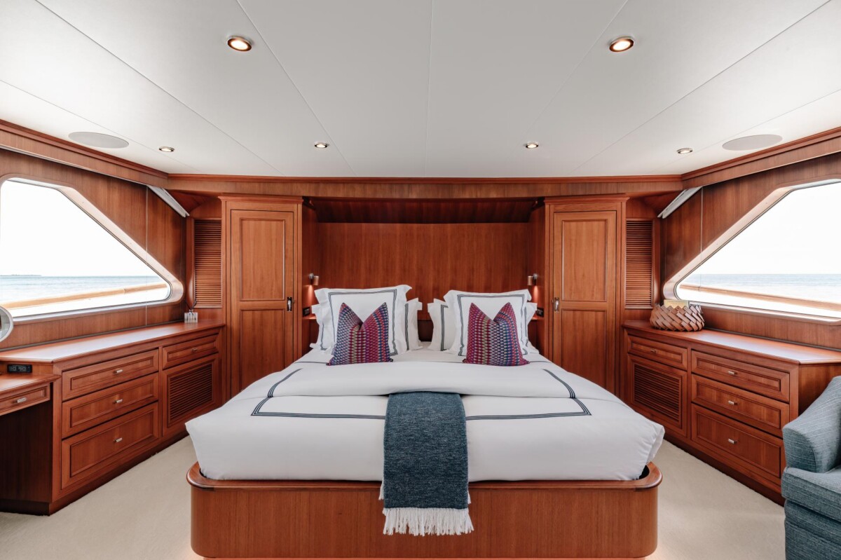 FEADSHIP CALYPSO MASTER STATEROOM