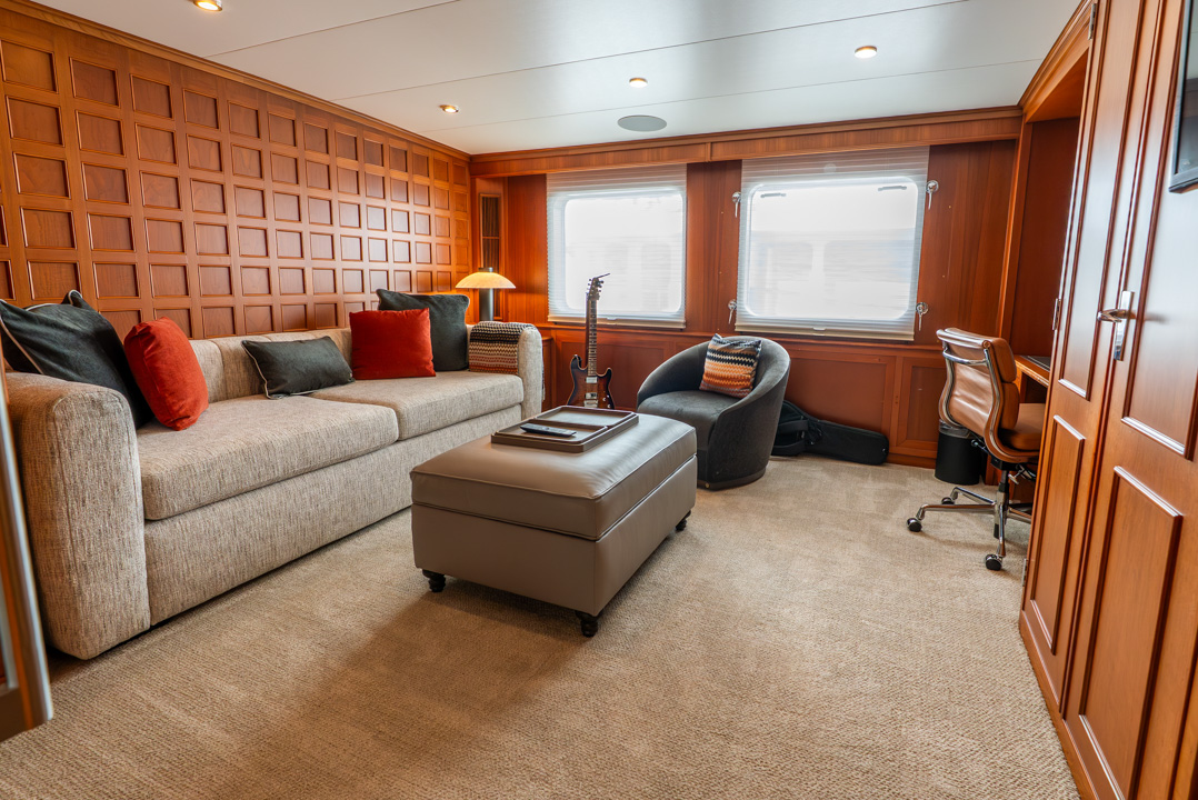 Feadship Calypso Office